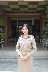 นางสาวกชมล หงษา
